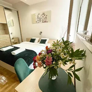 Marka 8 Apartment