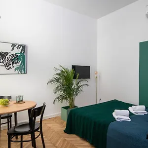 Barbacan - Old Town - By Upstairs Apartment