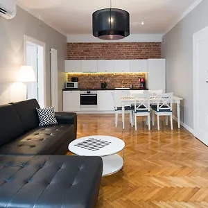 Florianska Deluxe With Air Condition Apartment
